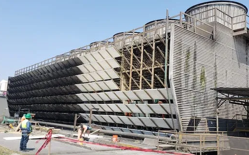 Reparación de torre de enfriamiento industrial