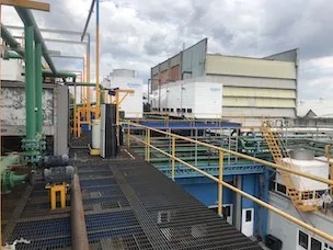 Torres tipo paquete de fibra de vidrio y acero